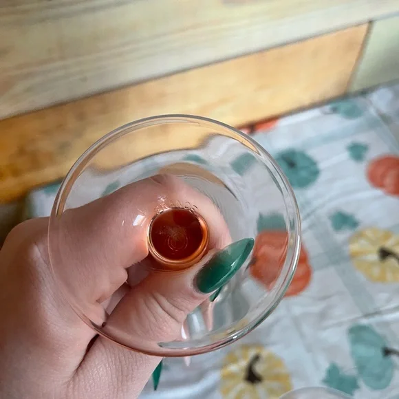 Luminarc France Pink Rose Stem  Wine Glass 12 fl. oz. Set of Two - Picture 3 of 3